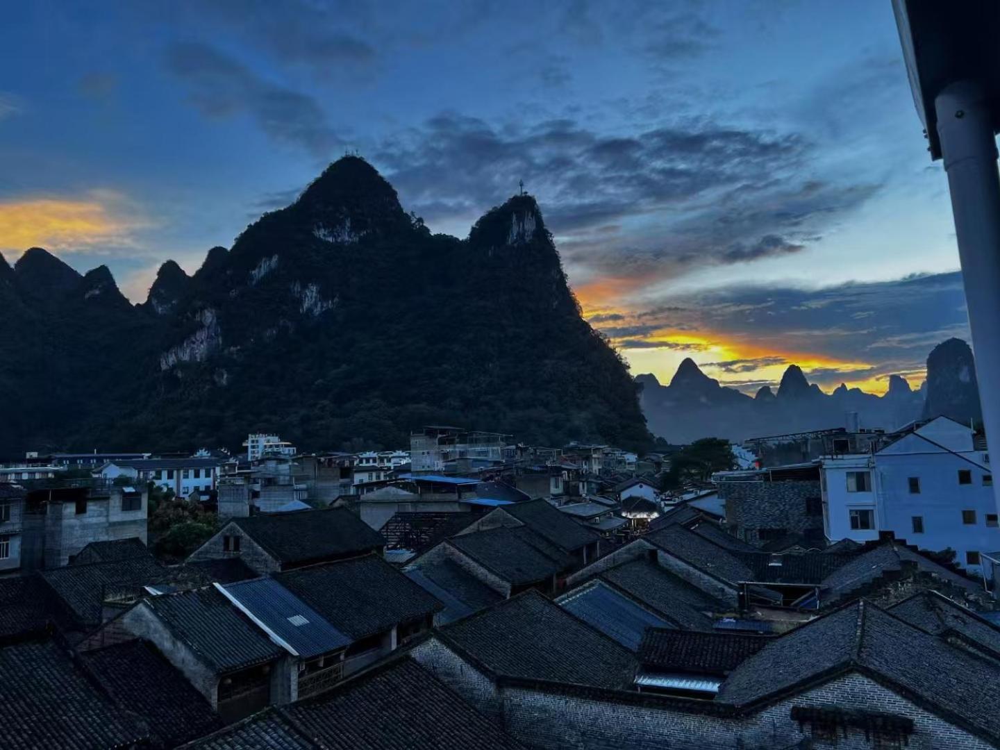 Autumn Inn Yangshuo Exterior photo